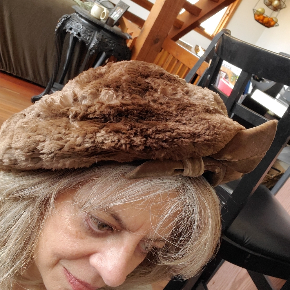 Vintage fur hat velvet bow 1940s A&S England